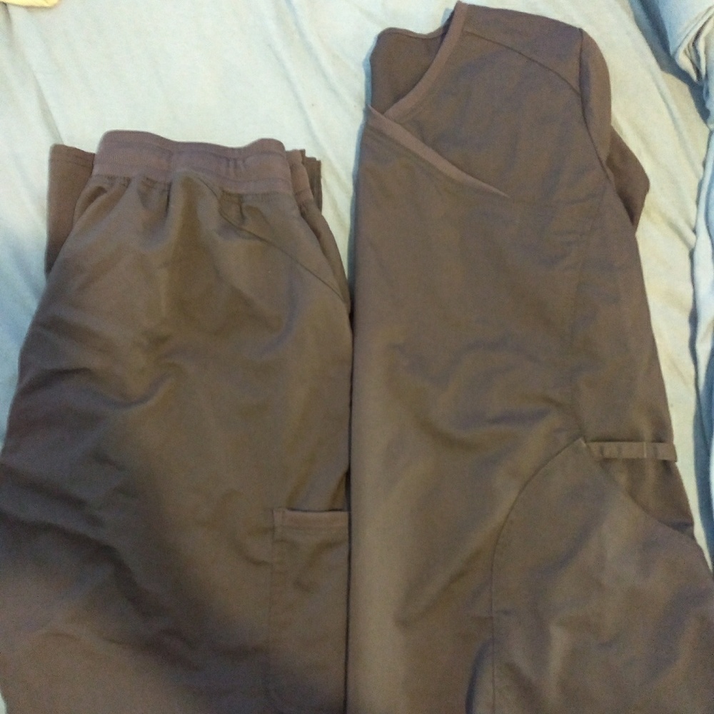 Scrub set